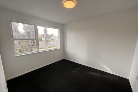Photo of property in 5 Universal Drive, Henderson, Auckland, 0610