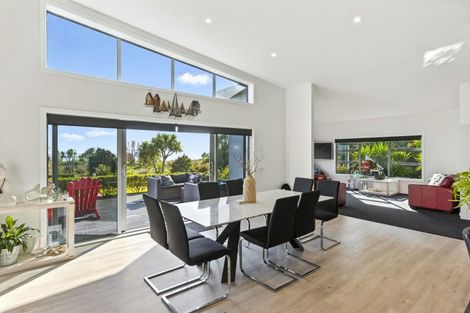 Photo of property in 22 Taranui Way, Paraparaumu Beach, Paraparaumu, 5032