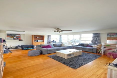 Photo of property in 48 Valley View Road, Glenfield, Auckland, 0629