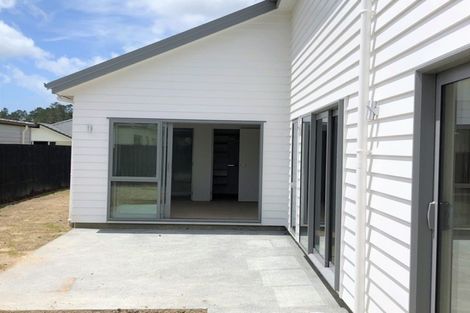 Photo of property in 22 Tarras Road, Kumeu, 0810