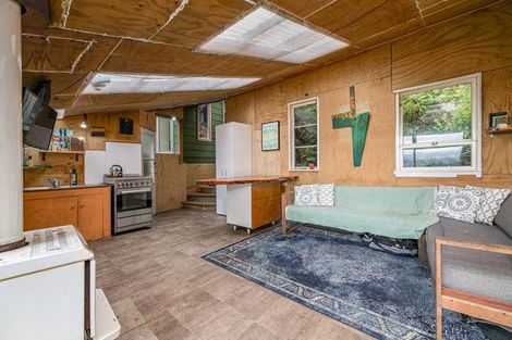 Photo of property in 408a Scenic Drive, Waiatarua, Auckland, 0612