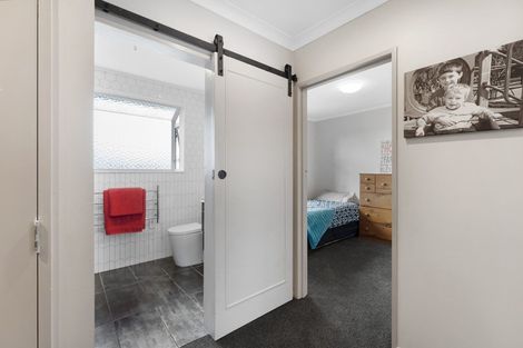 Photo of property in 134 Ruamahanga Crescent, Terrace End, Palmerston North, 4410