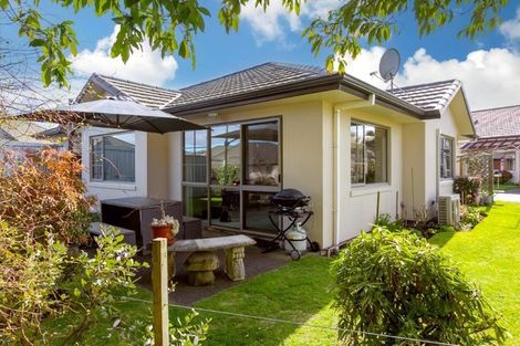 Photo of property in 33 Lakeridge Close, Rangatira Park, Taupo, 3330