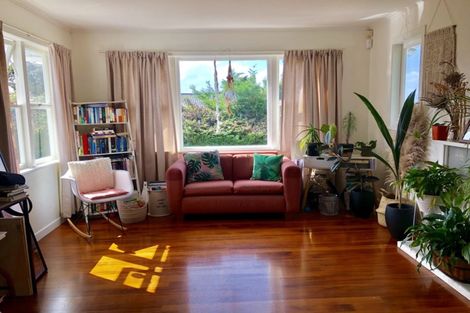 Photo of property in 19 Bruce Road, Glenfield, Auckland, 0629