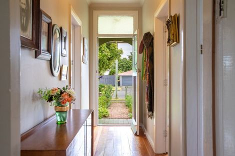 Photo of property in 3 Atkinson Street, Woodville, 4920