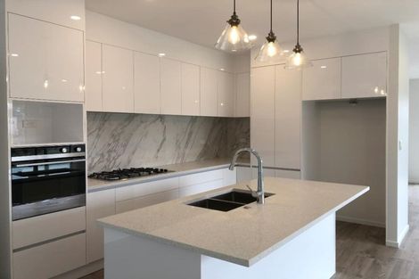 Photo of property in 30 Konoba Avenue, Kumeu, 0810