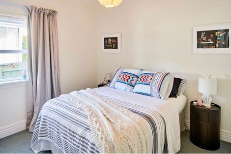 Photo of property in 45 Pukatea Street, Eastbourne, Lower Hutt, 5013