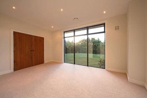 Photo of property in 10 Minaret Ridge, Wanaka, 9305