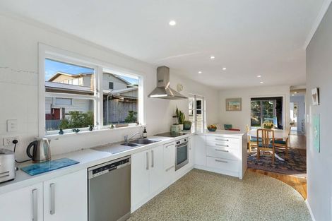 Photo of property in 13 Glen Road, Raumati South, Paraparaumu, 5032