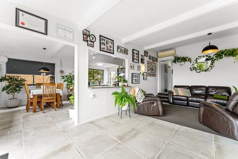 Photo of property in 3 Delshaw Avenue, Stanmore Bay, Whangaparaoa, 0932