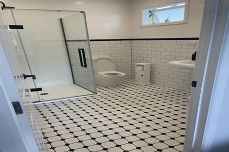 Photo of property in 1/48 Matipo Road, Mairangi Bay, Auckland, 0630