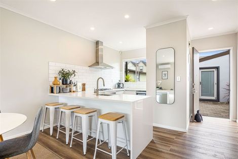 Photo of property in 9s Clearwater Cove, West Harbour, Auckland, 0618