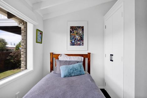 Photo of property in 10 Kamahi Avenue, Hawera, 4610