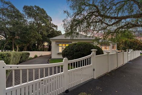 Photo of property in 32 Clarence Road, Northcote Point, Auckland, 0627