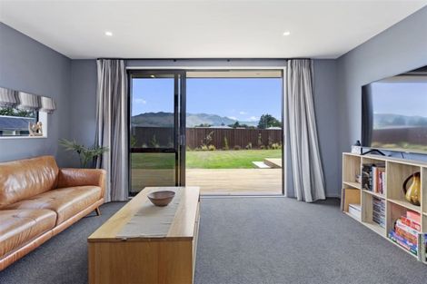 Photo of property in 12 Ruru Place, Oxford, 7430