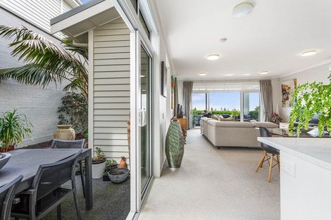 Photo of property in 6 Sunshine Terrace, Orewa, 0931