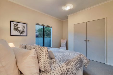Photo of property in 11 Barnea Circle, Glen Eden, Auckland, 0602