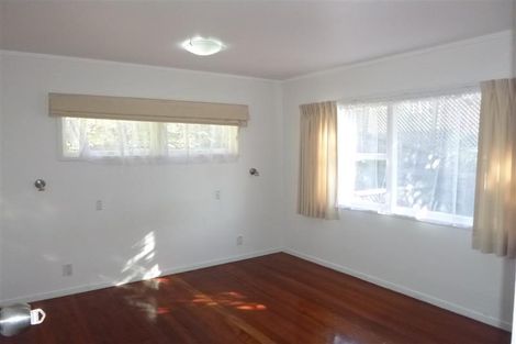 Photo of property in 21 Lake Road, Northcote, Auckland, 0627