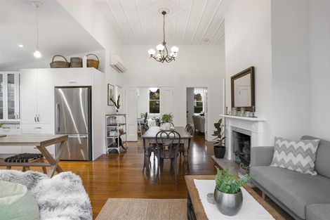 Photo of property in 61 Aroha Avenue, Sandringham, Auckland, 1025