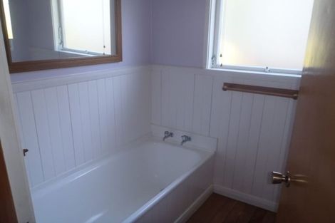 Photo of property in 8 Salamanca Road, Sunnynook, Auckland, 0620