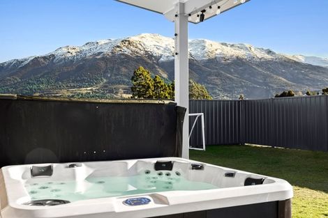 Photo of property in 16 Isthmus Place, Lake Hawea, Wanaka, 9382