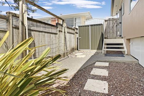 Photo of property in 8a Hauraki Crescent, Pinehill, Auckland, 0632