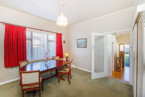Photo of property in 18 Milverton Avenue, Hokowhitu, Palmerston North, 4410