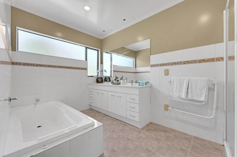 Photo of property in 81 Polo Prince Drive, Totara Park, Manurewa, 2576