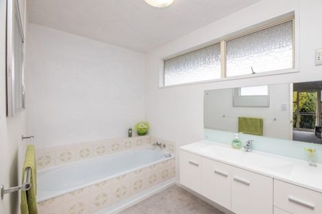 Photo of property in 28 Westmont Street, Ilam, Christchurch, 8041