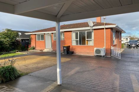 Photo of property in 2 Rutland Place, Milson, Palmerston North, 4414