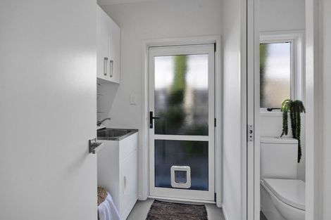 Photo of property in 308 Mangorei Road, Merrilands, New Plymouth, 4312