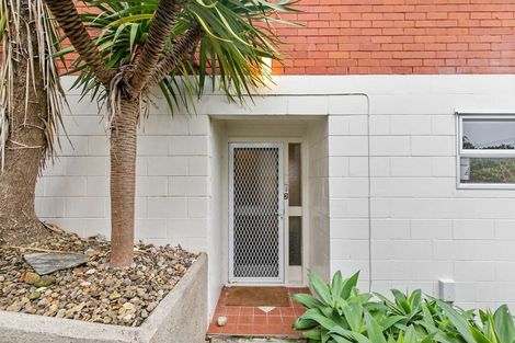 Photo of property in 2/10 Bay Road, Saint Heliers, Auckland, 1071