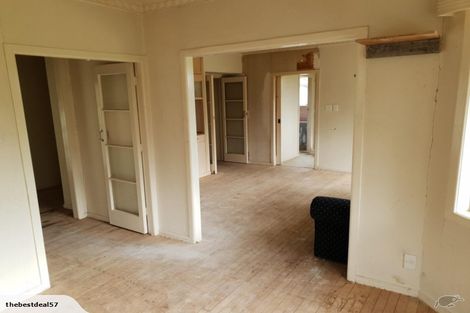 Photo of property in 56 Pah Road, Cockle Bay, Auckland, 2014