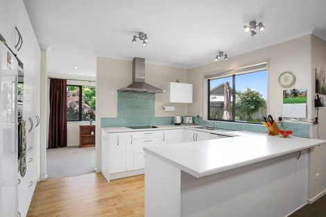 Photo of property in 14 Watkins Road, Cambridge, 3434