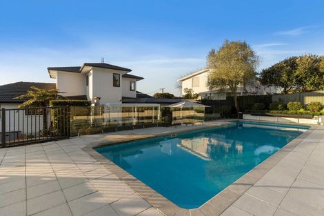 Photo of property in 6 Liston Crescent, Cockle Bay, Auckland, 2014