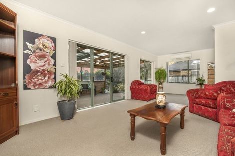 Photo of property in 46 Sandwick Drive, Weymouth, Auckland, 2103