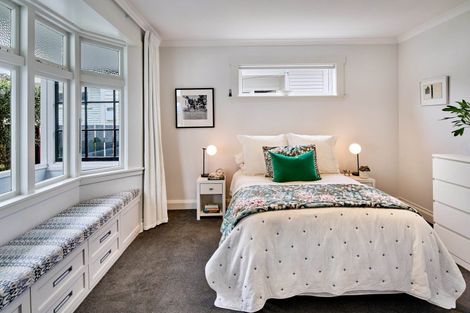 Photo of property in 292 The Parade, Island Bay, Wellington, 6023