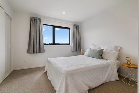 Photo of property in 2/28 Westgate Drive, Westgate, Auckland, 0614