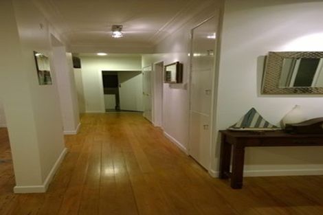 Photo of property in 28 Coles Crescent, Papakura, 2110