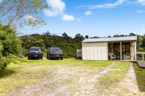 Photo of property in 28 Brick Bay Drive, Sandspit, Warkworth, 0982