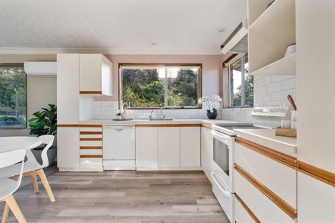 Photo of property in 18 Honeystone Street, Helensburgh, Dunedin, 9010