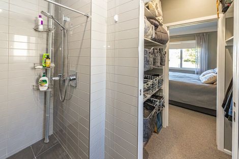 Photo of property in 2 Tarata Street, Saint Johns Hill, Whanganui, 4501