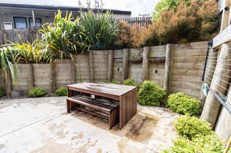 Photo of property in 41 Glanmire Road, Newlands, Wellington, 6037