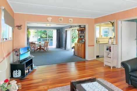 Photo of property in 18 Brown Terrace, Foxton Beach, Foxton, 4815