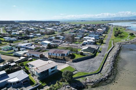 Photo of property in 1 Hartley Street, Foxton Beach, Foxton, 4815