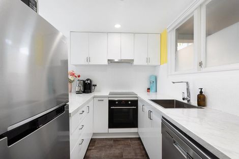 Photo of property in 5/18 Agra Crescent, Khandallah, Wellington, 6035