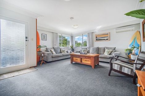 Photo of property in 2/15 Poinsettia Place, Henderson, Auckland, 0610