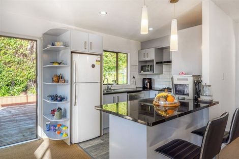 Photo of property in 9 Honeysuckle Lane, Mairangi Bay, Auckland, 0630