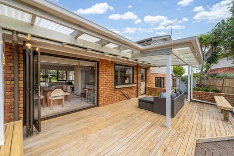 Photo of property in 19 Cornelian Crescent, Half Moon Bay, Auckland, 2012