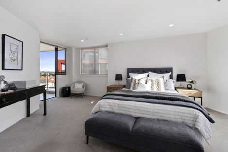 Photo of property in 5d/173 Hurstmere Road, Takapuna, Auckland, 0622